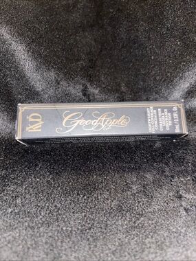 NIB Kat Von D Concealer #173 TAN